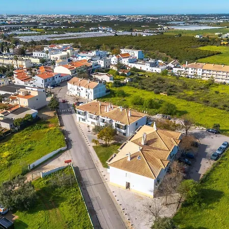 Semesterbostad Calm Paradise Close To The *